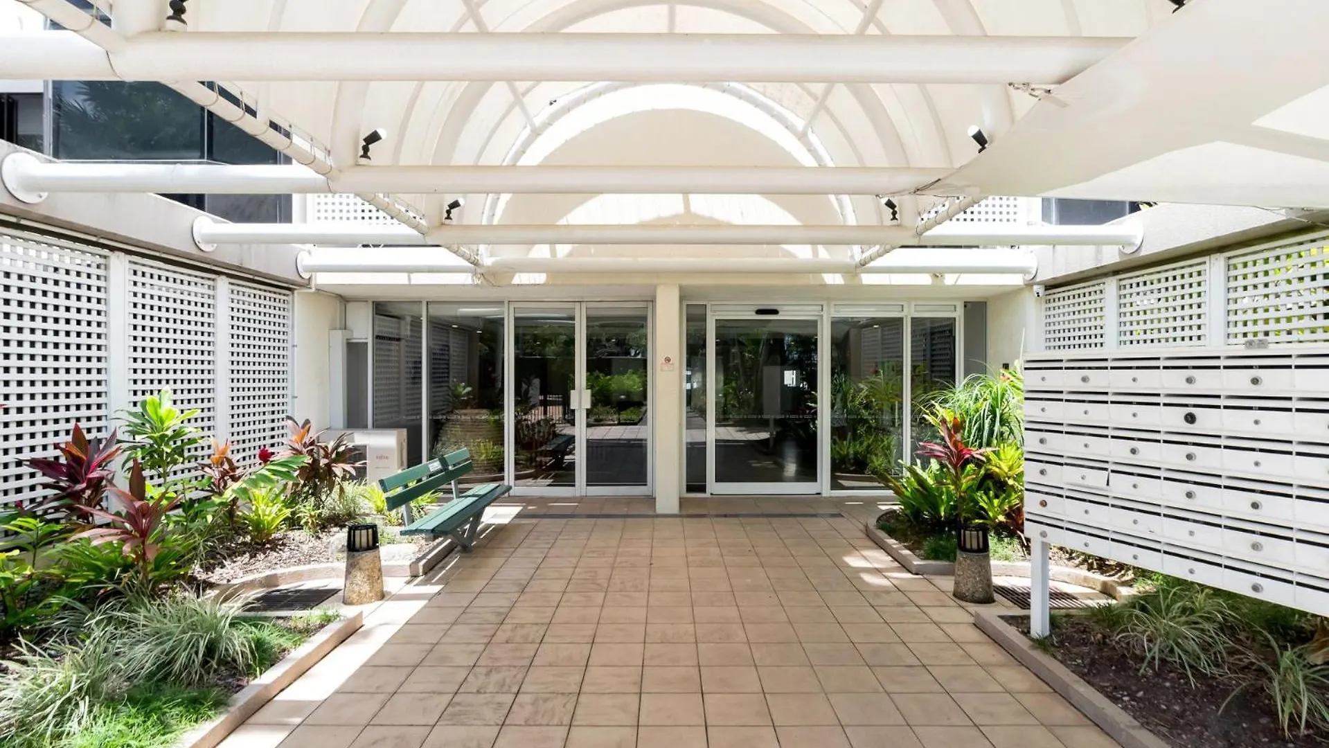 Belle Escapes Rydges Plaza Esplanade 54 With Stunning Ocean Views Apartment Cairns