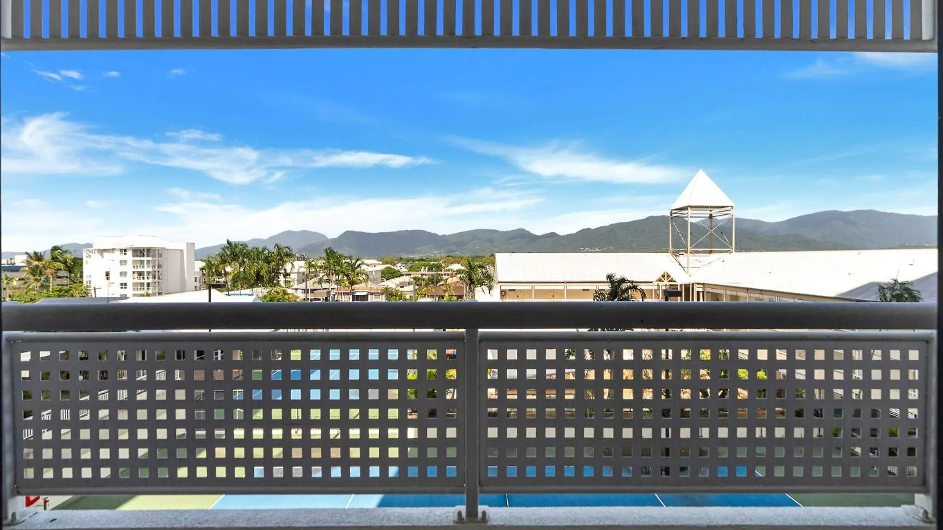 Belle Escapes Rydges Plaza Esplanade 54 With Stunning Ocean Views Apartment Cairns