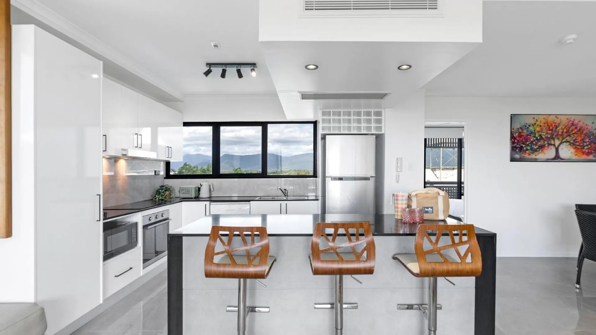 Belle Escapes Rydges Plaza Esplanade 54 With Stunning Ocean Views Apartment Cairns