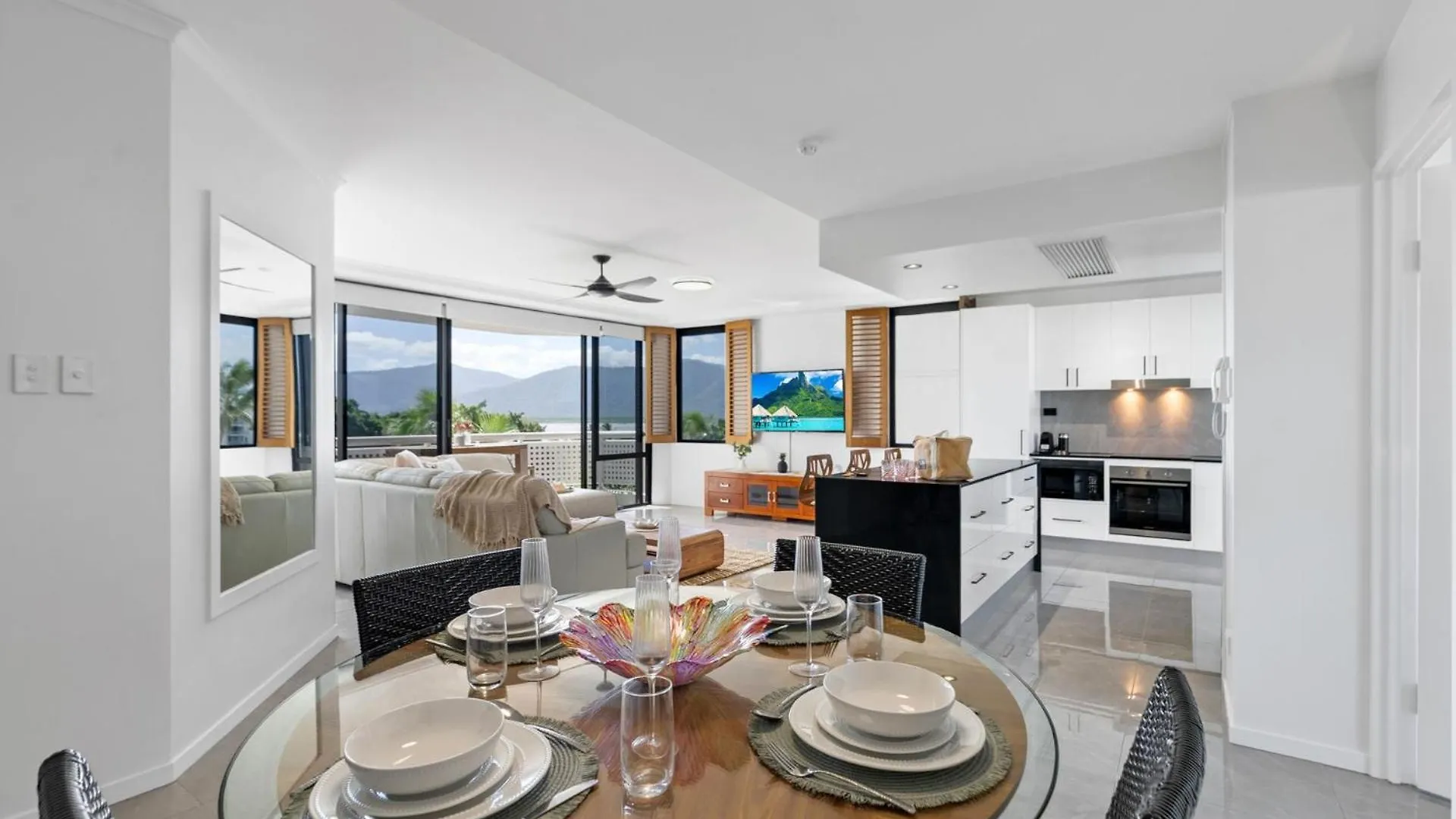 Belle Escapes Rydges Plaza Esplanade 54 With Stunning Ocean Views Apartment Cairns Australia