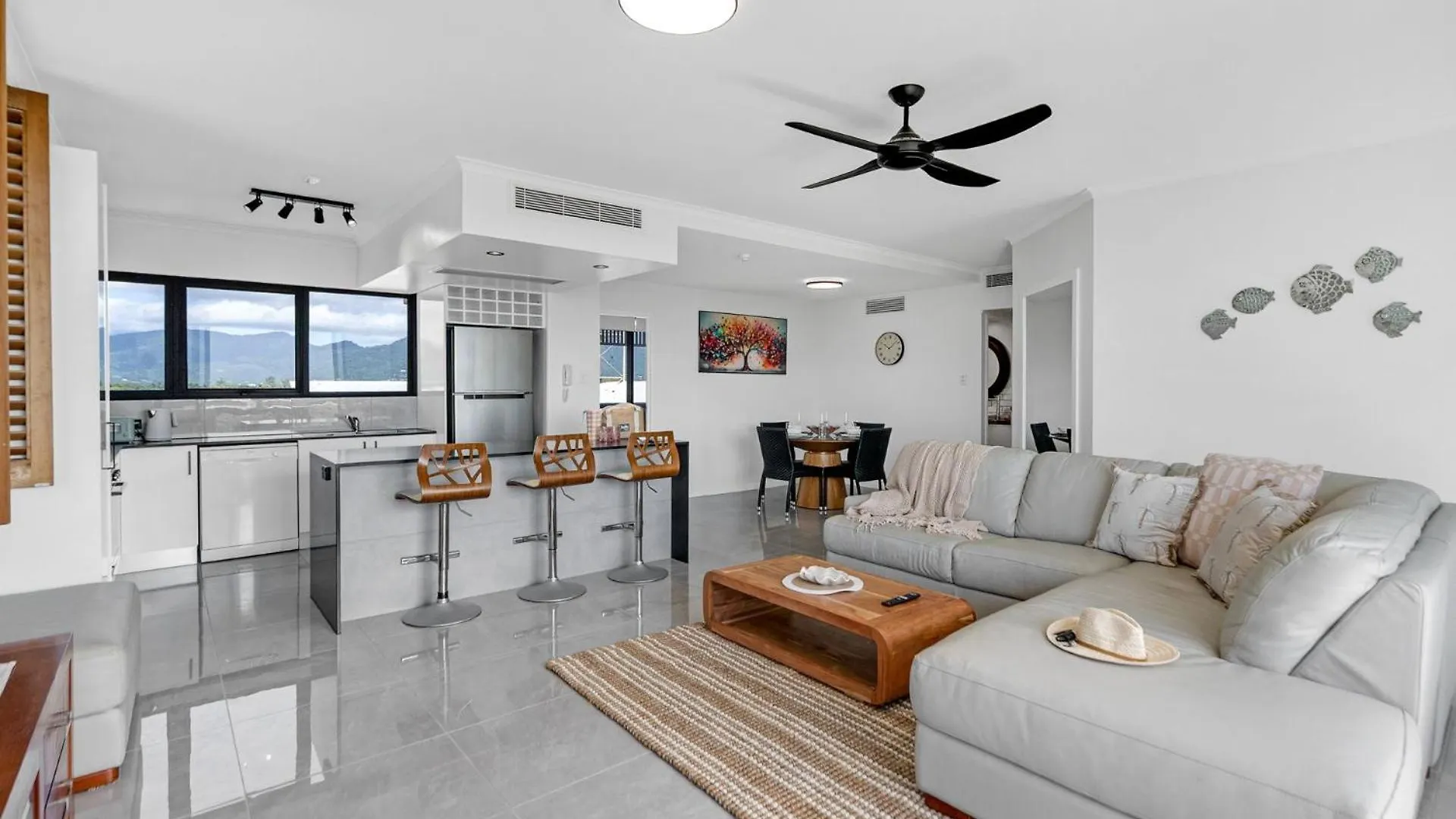 Belle Escapes Rydges Plaza Esplanade 54 With Stunning Ocean Views Apartment Cairns