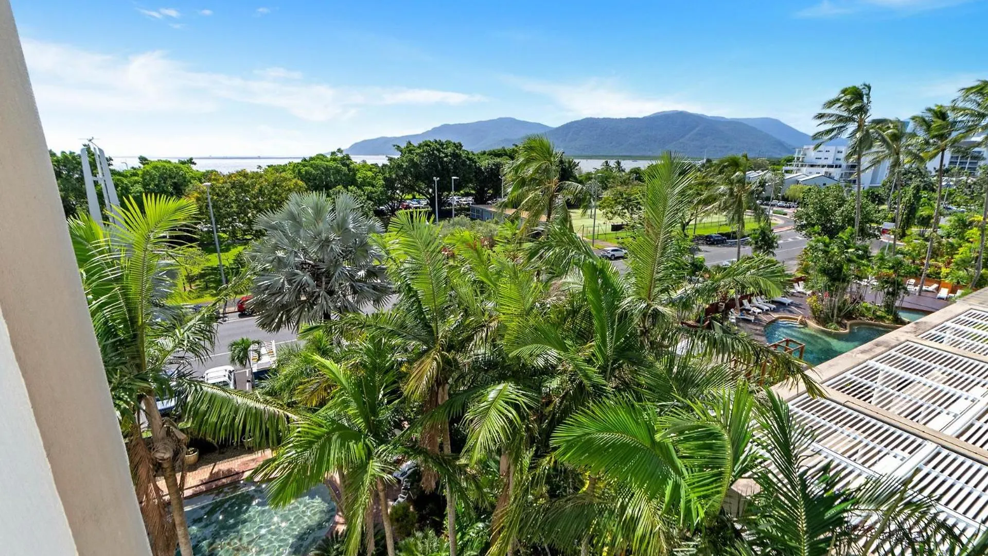Belle Escapes Rydges Plaza Esplanade 54 With Stunning Ocean Views Apartment Cairns Australia