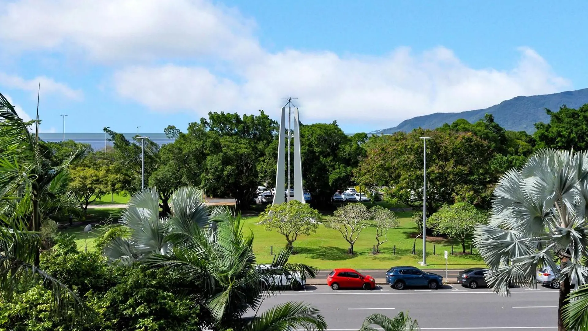 Belle Escapes Rydges Plaza Esplanade 54 With Stunning Ocean Views Apartment Cairns