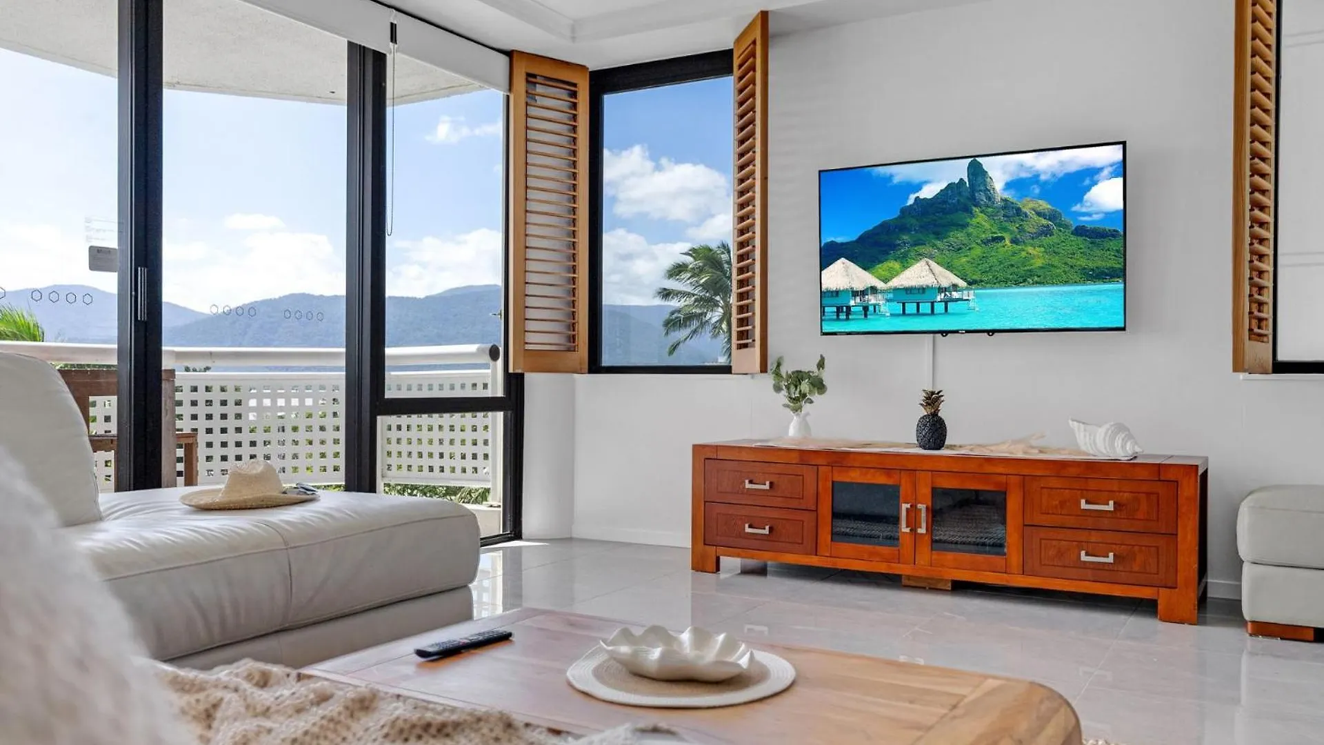 Belle Escapes Rydges Plaza Esplanade 54 With Stunning Ocean Views Apartment Cairns